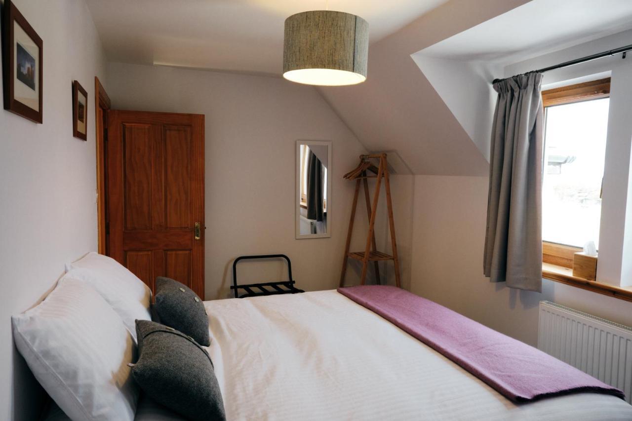 Hazelbank Bed And Breakfast Colbost ภายนอก รูปภาพ