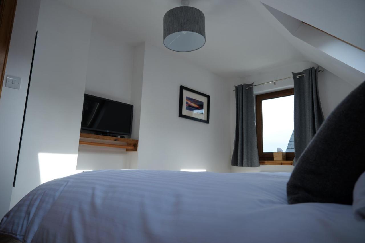 Hazelbank Bed And Breakfast Colbost ภายนอก รูปภาพ